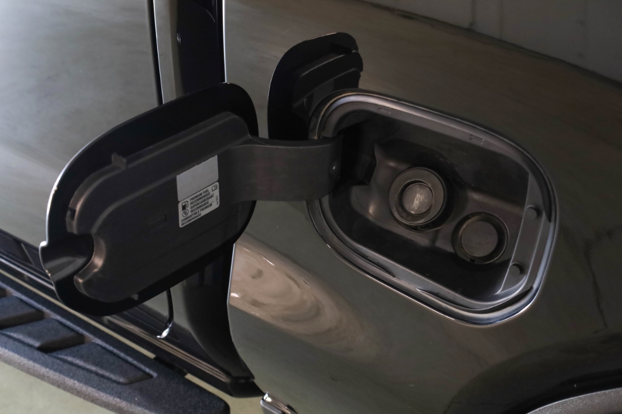 GMC Sierra 1500 4WD Crew Cab 147" AT4 2021