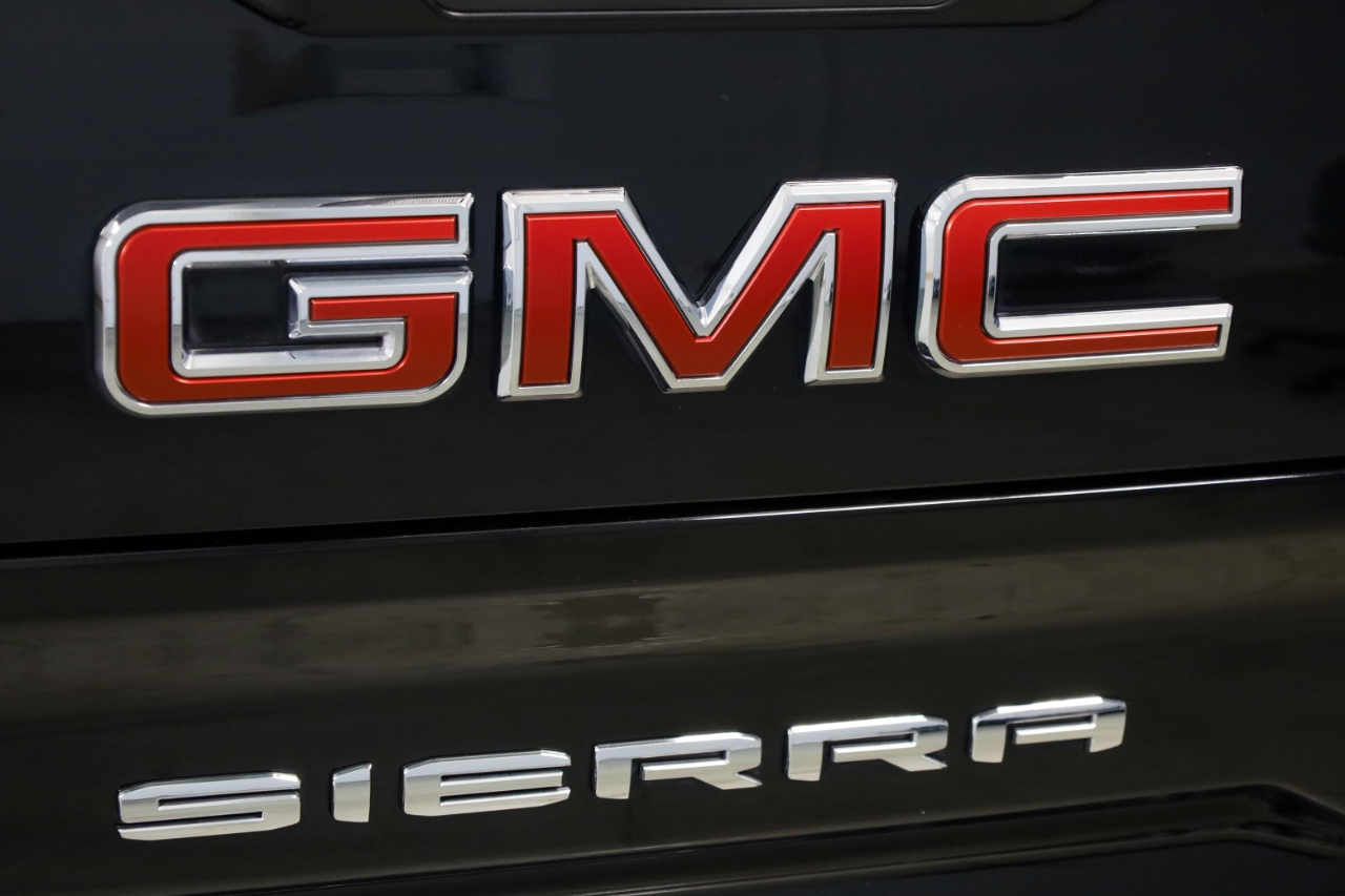 GMC Sierra 1500 4WD Crew Cab 147" AT4 2021