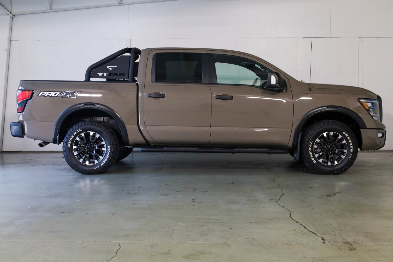 Nissan Titan 4x4 Crew Cab PRO-4X 2021