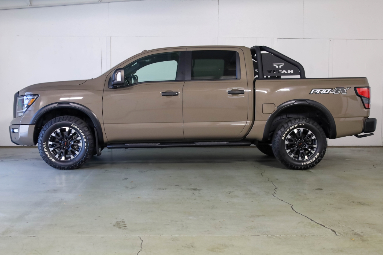 Nissan Titan 4x4 Crew Cab PRO-4X 2021