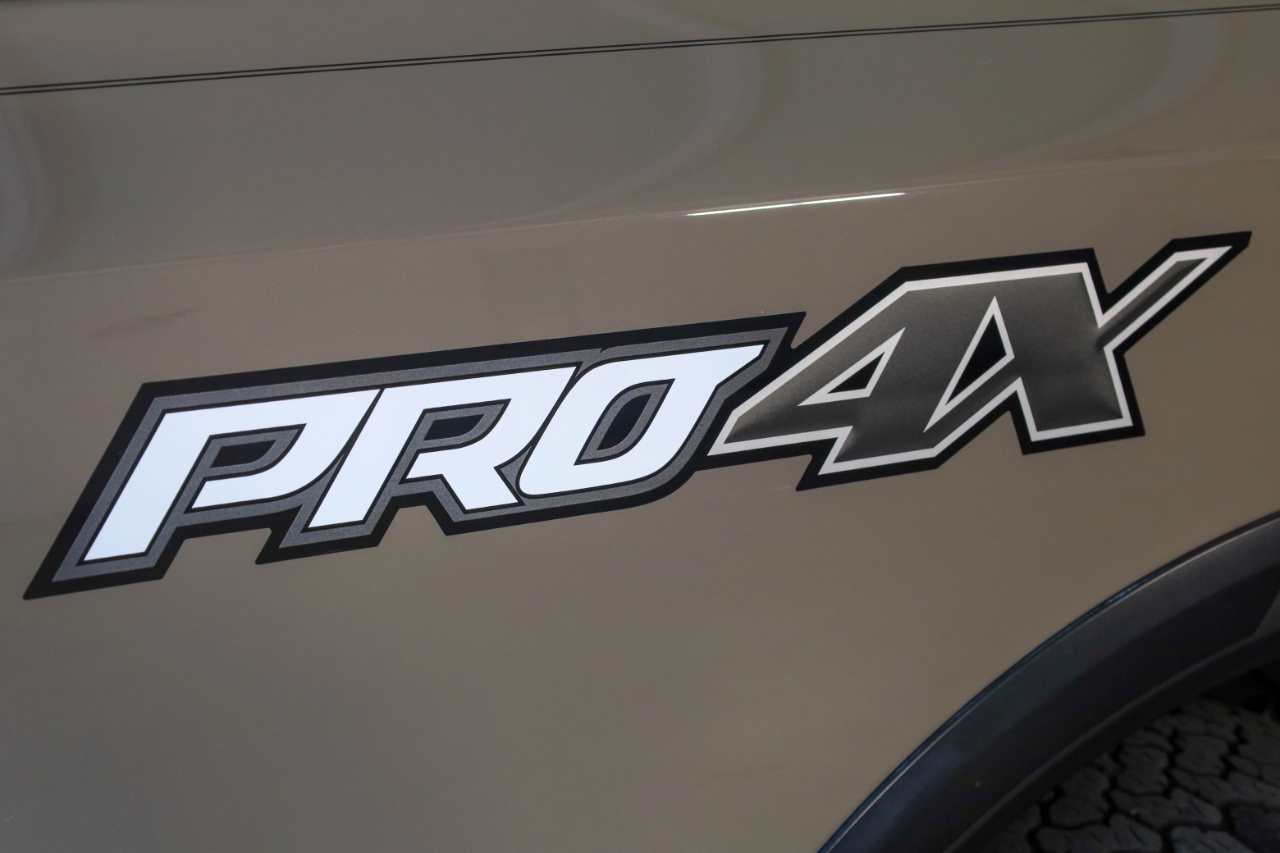Nissan Titan 4x4 Crew Cab PRO-4X 2021