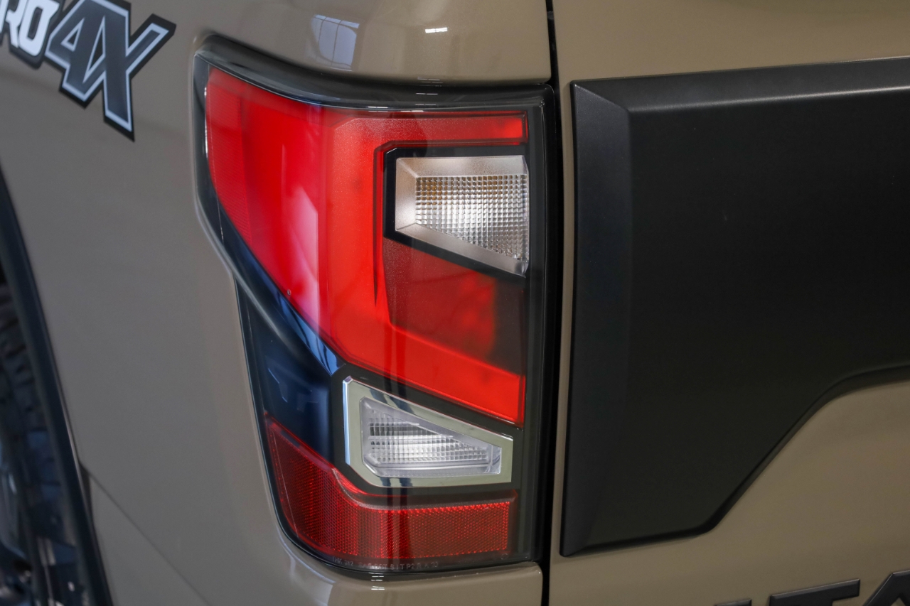 Nissan Titan 4x4 Crew Cab PRO-4X 2021