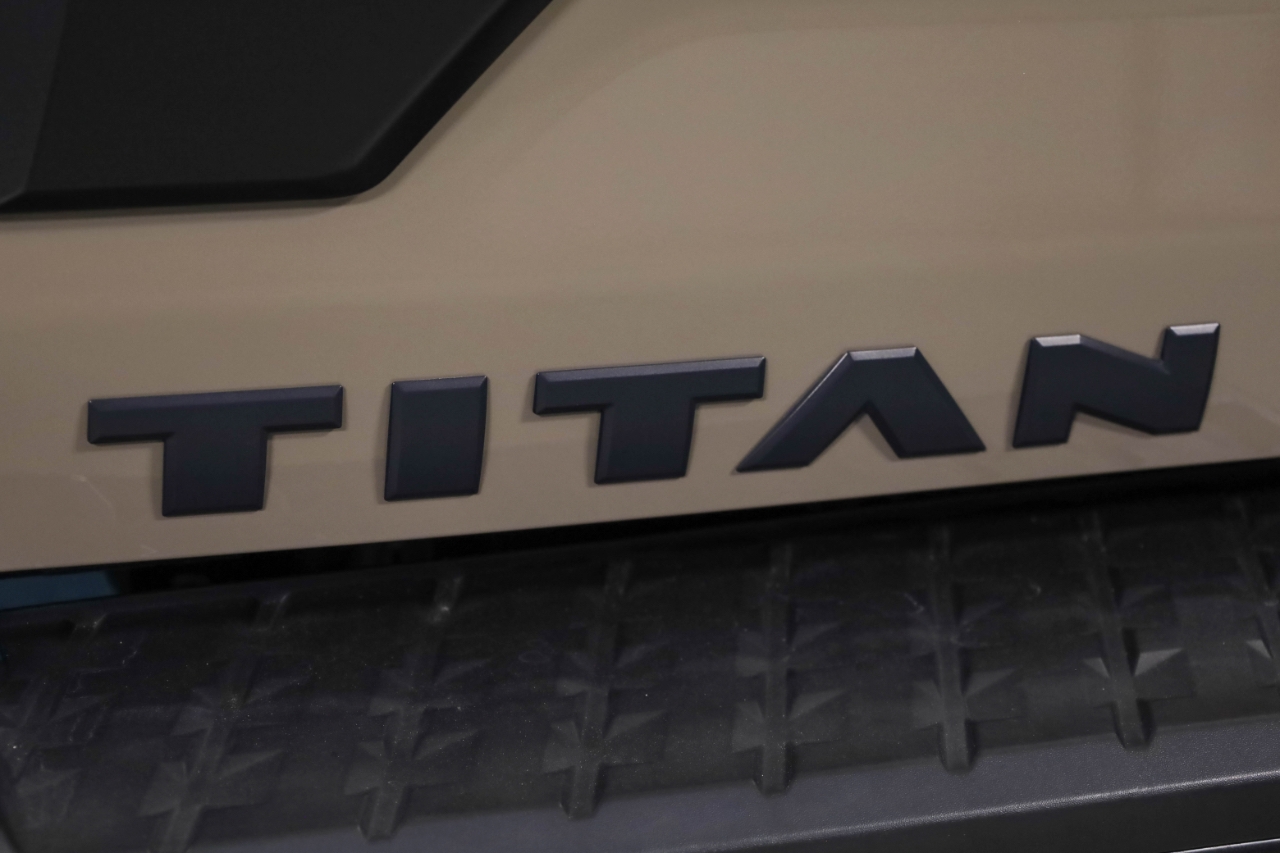 Nissan Titan 4x4 Crew Cab PRO-4X 2021