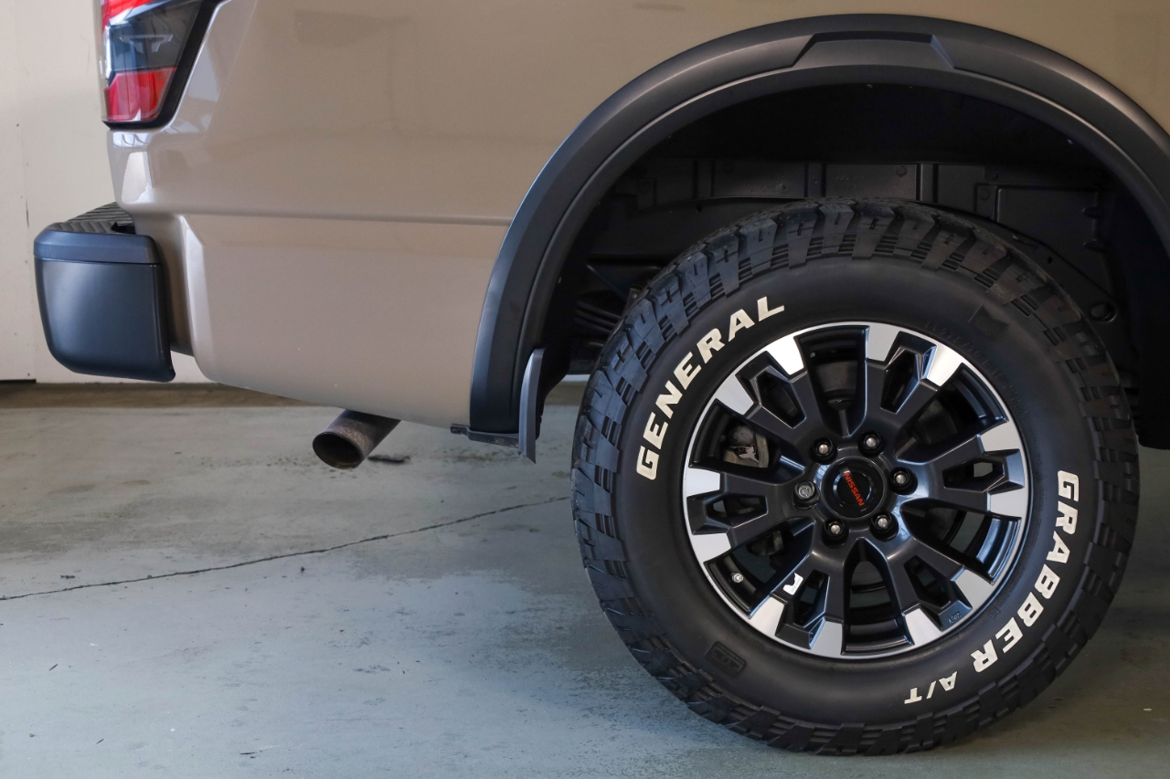 Nissan Titan 4x4 Crew Cab PRO-4X 2021