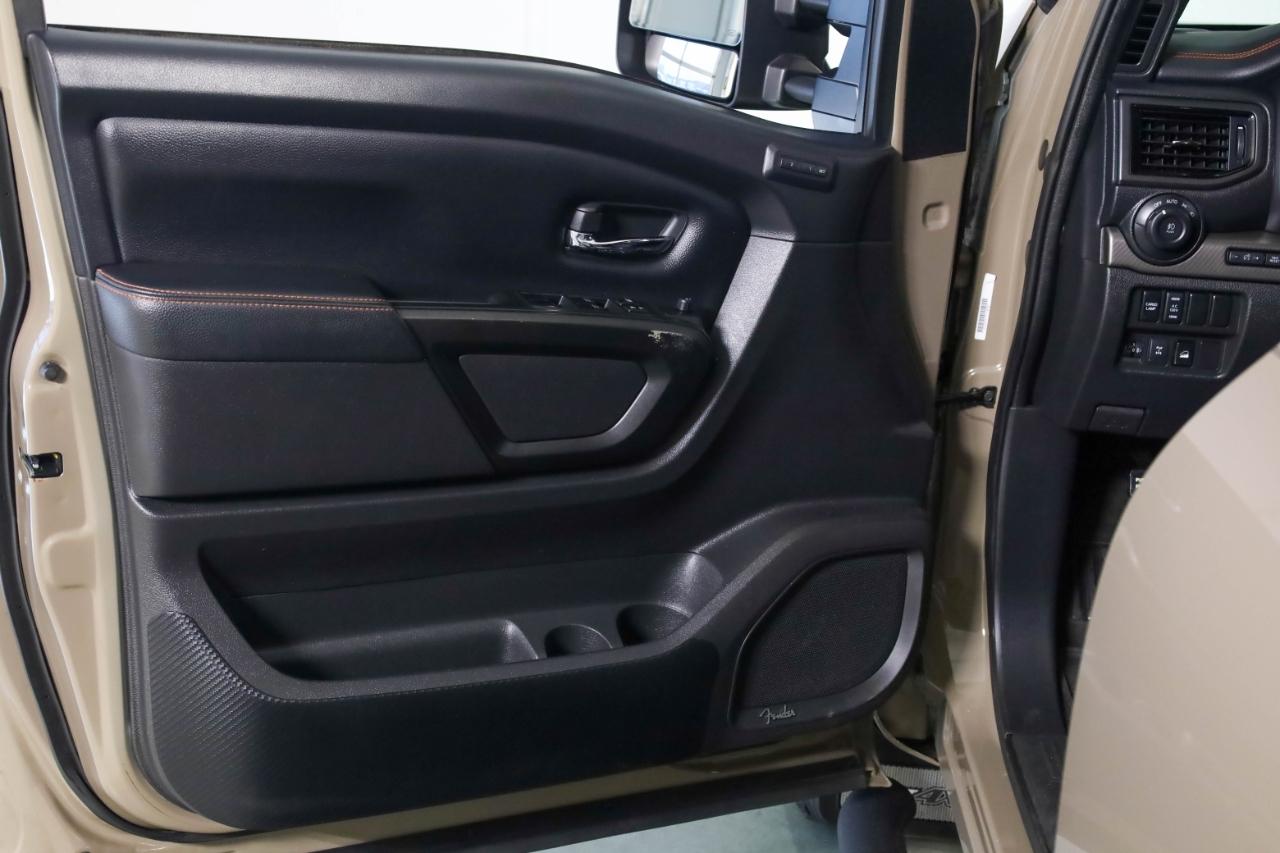 Nissan Titan 4x4 Crew Cab PRO-4X 2021