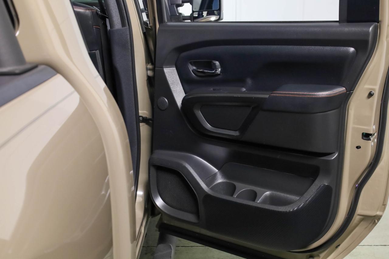 Nissan Titan 4x4 Crew Cab PRO-4X 2021