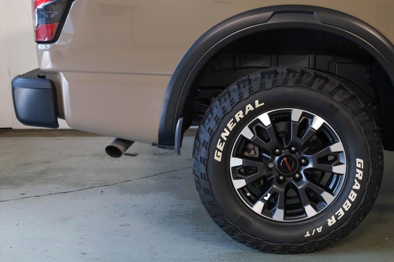 Nissan Titan 4x4 Crew Cab PRO-4X 2021