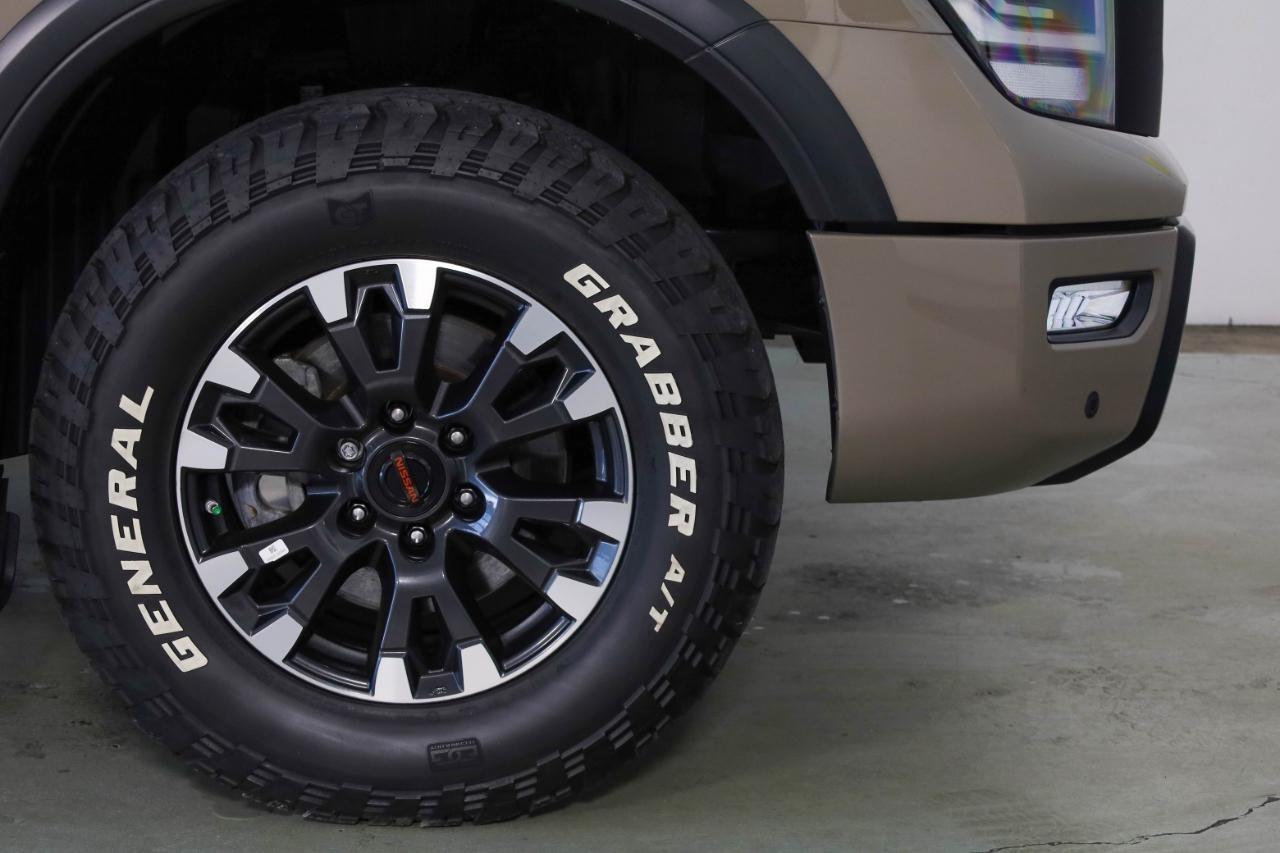 Nissan Titan 4x4 Crew Cab PRO-4X 2021