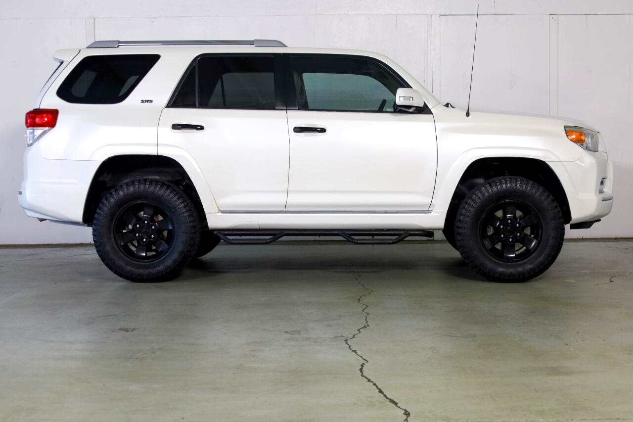 Toyota 4Runner RWD 4dr V6 Limited (Natl) 2011