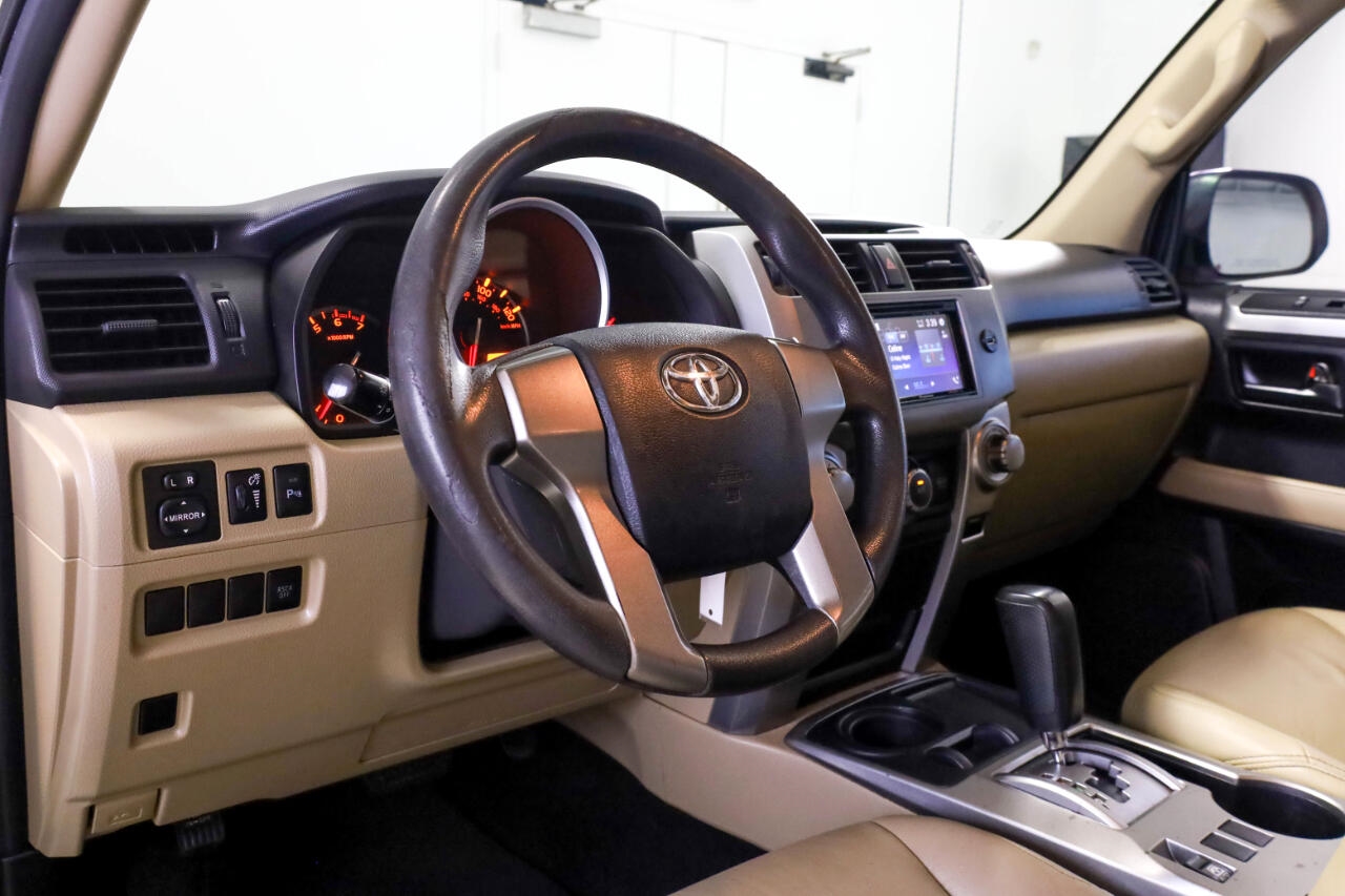 Toyota 4Runner RWD 4dr V6 Limited (Natl) 2011