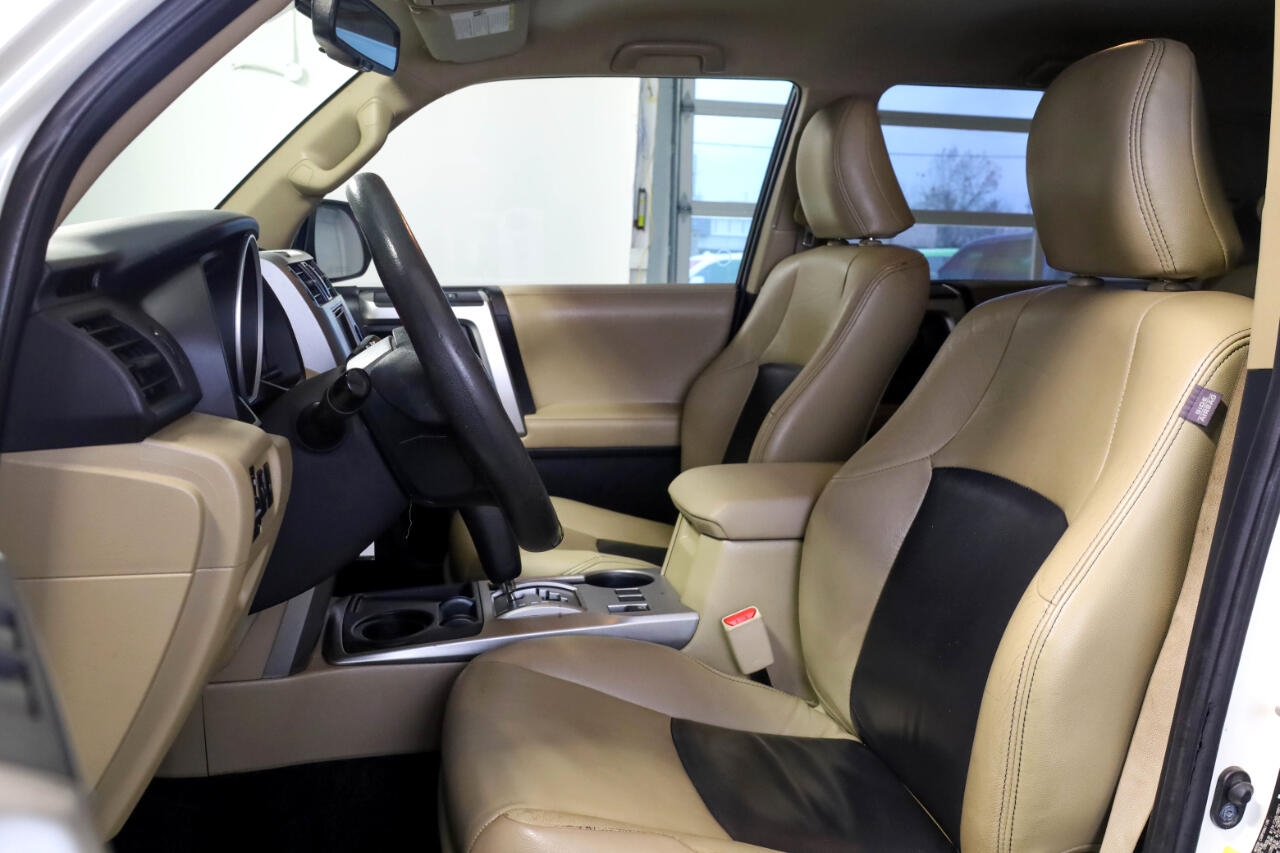 Toyota 4Runner RWD 4dr V6 Limited (Natl) 2011