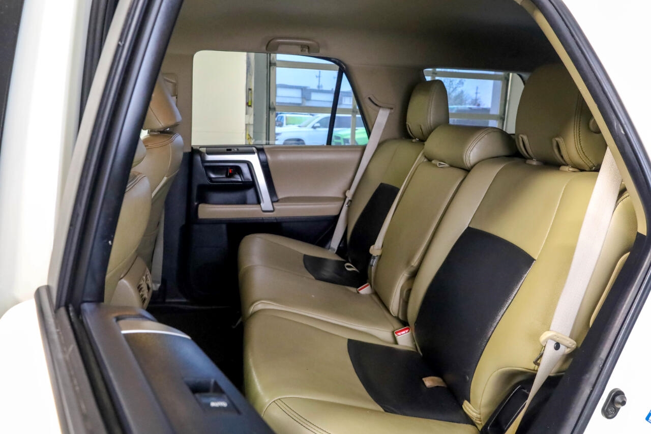 Toyota 4Runner RWD 4dr V6 Limited (Natl) 2011