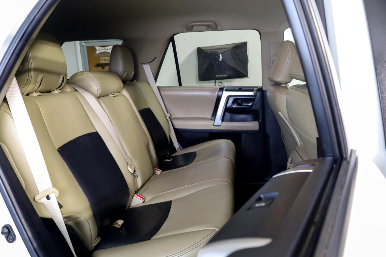 Toyota 4Runner RWD 4dr V6 Limited (Natl) 2011