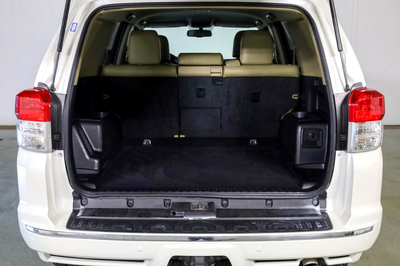 Toyota 4Runner RWD 4dr V6 Limited (Natl) 2011