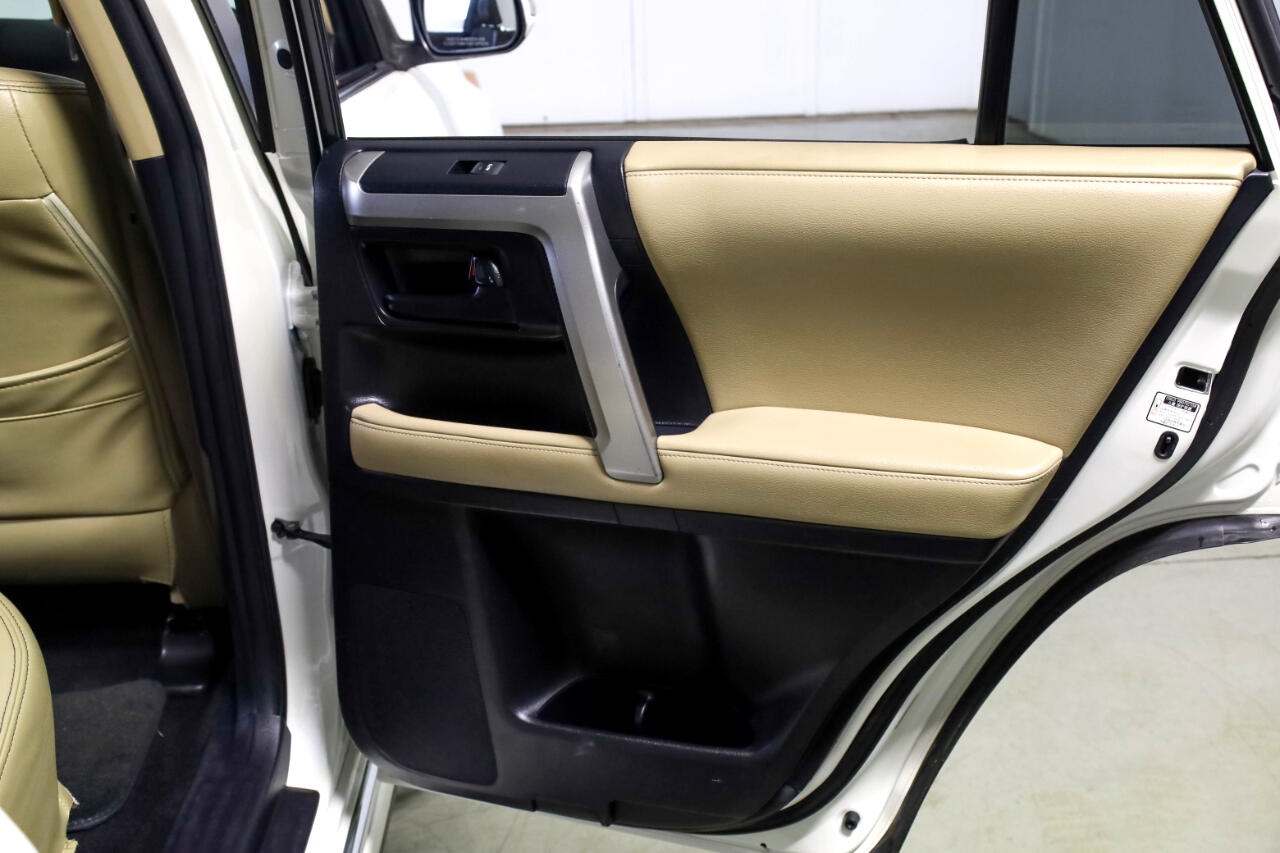 Toyota 4Runner RWD 4dr V6 Limited (Natl) 2011