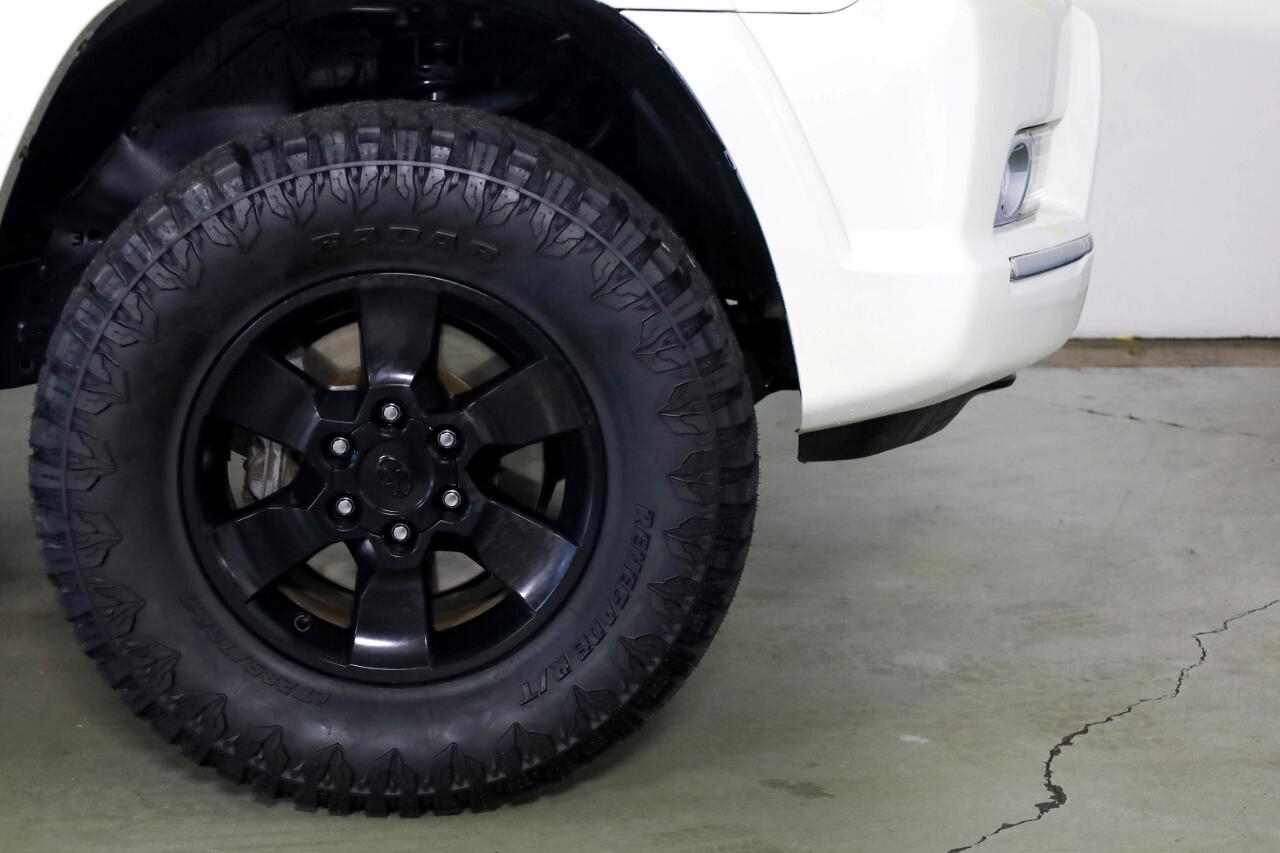 Toyota 4Runner RWD 4dr V6 Limited (Natl) 2011