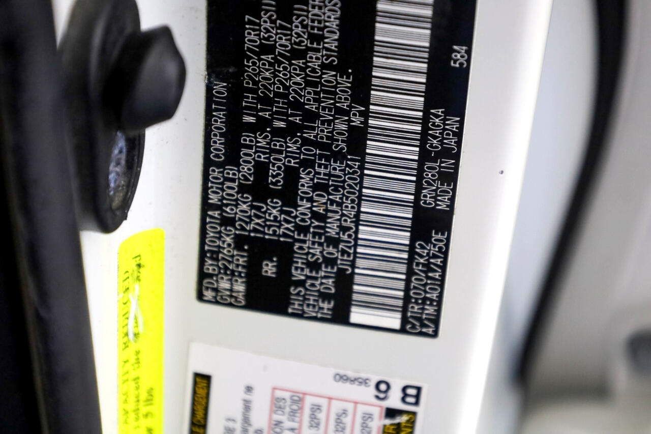 Toyota 4Runner RWD 4dr V6 Limited (Natl) 2011