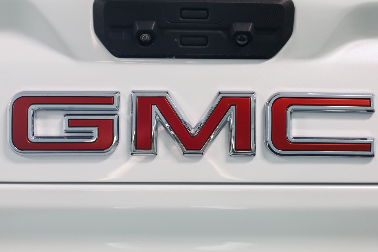 GMC Sierra 2500HD 4WD Crew Cab 159" Denali 2022