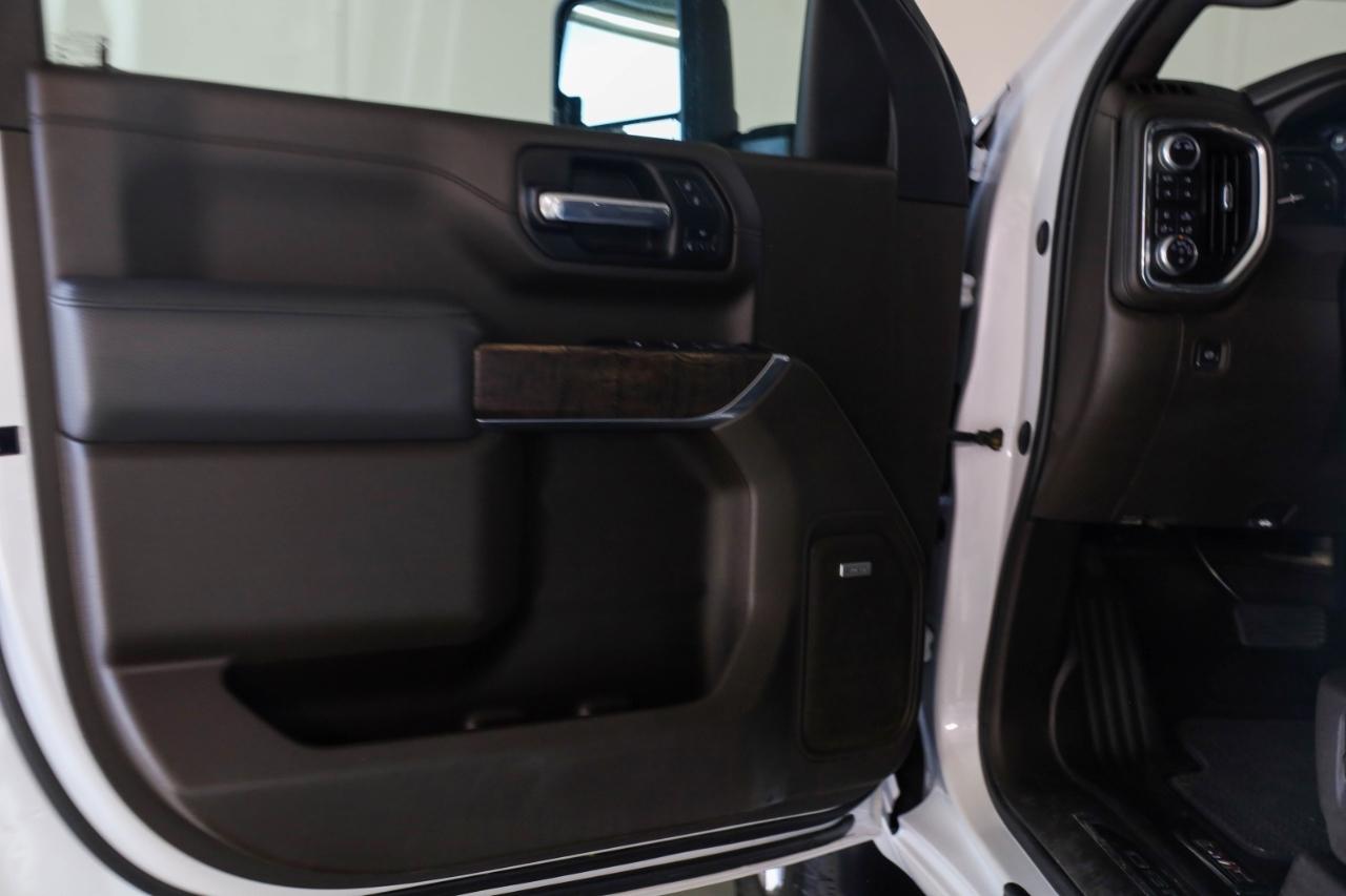 GMC Sierra 2500HD 4WD Crew Cab 159" Denali 2022