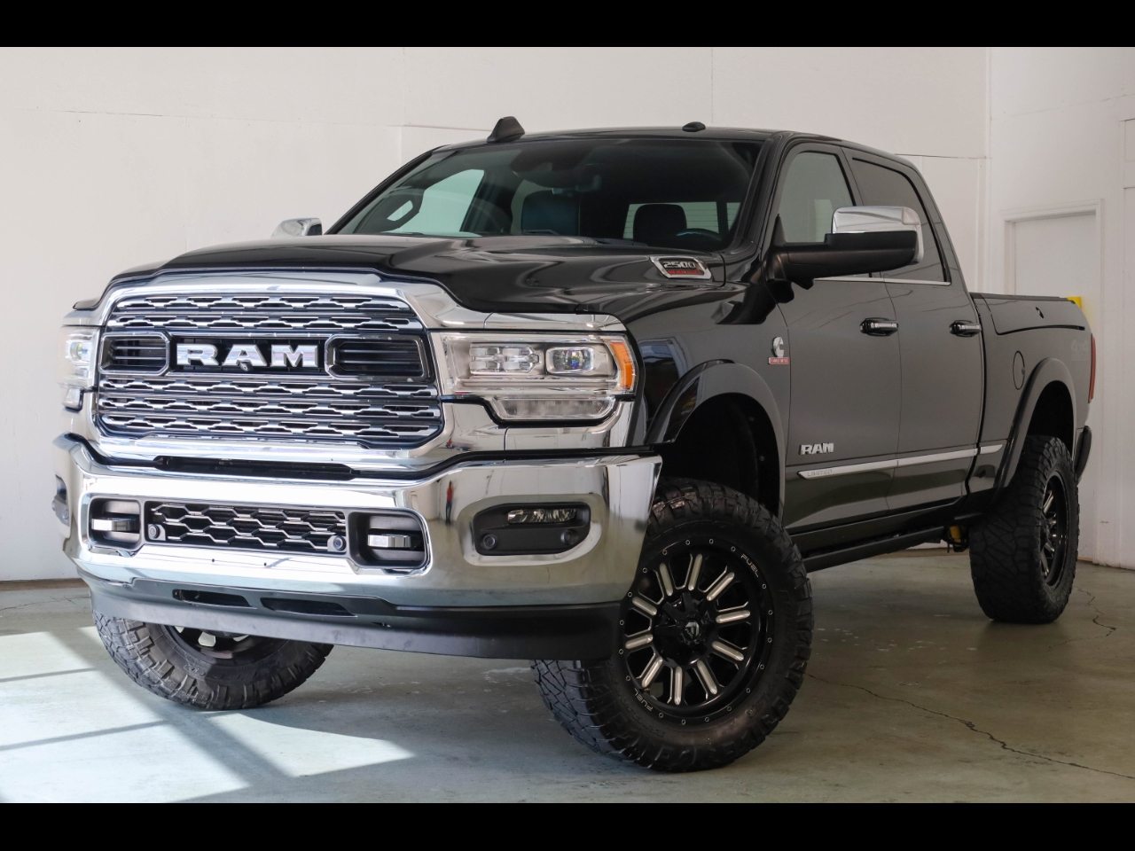 RAM 2500 Limited 4x4 Crew Cab 6'4" Box 2022