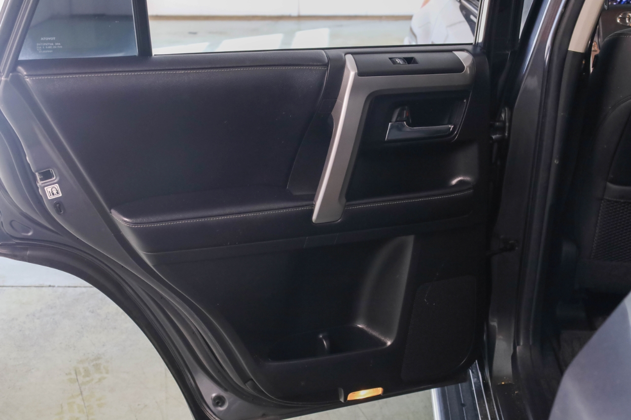 Toyota 4Runner TRD Off Road Premium 4WD (Natl) 2019