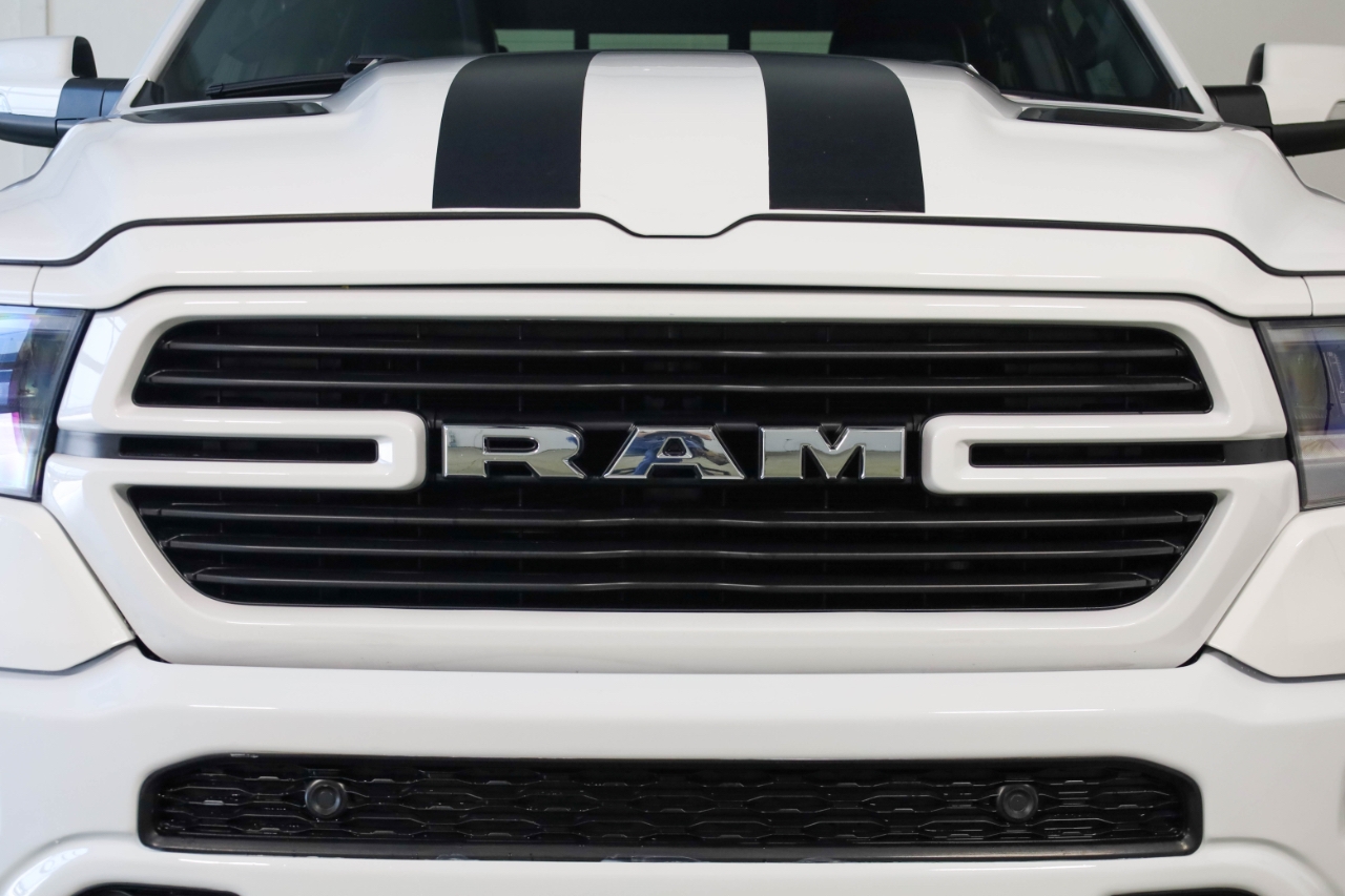 RAM 1500 Laramie 4x4 Crew Cab 5'7" Box 2022