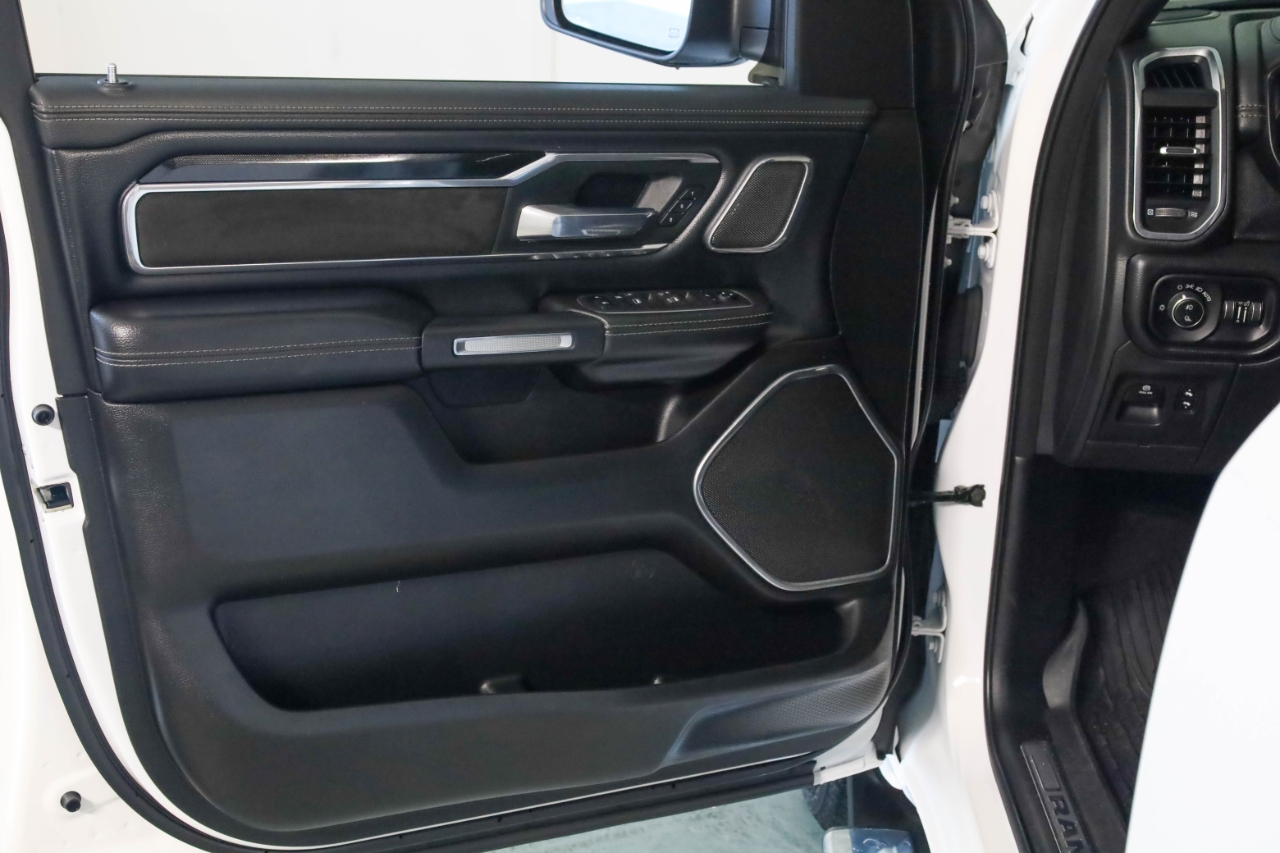 RAM 1500 Laramie 4x4 Crew Cab 5'7" Box 2022