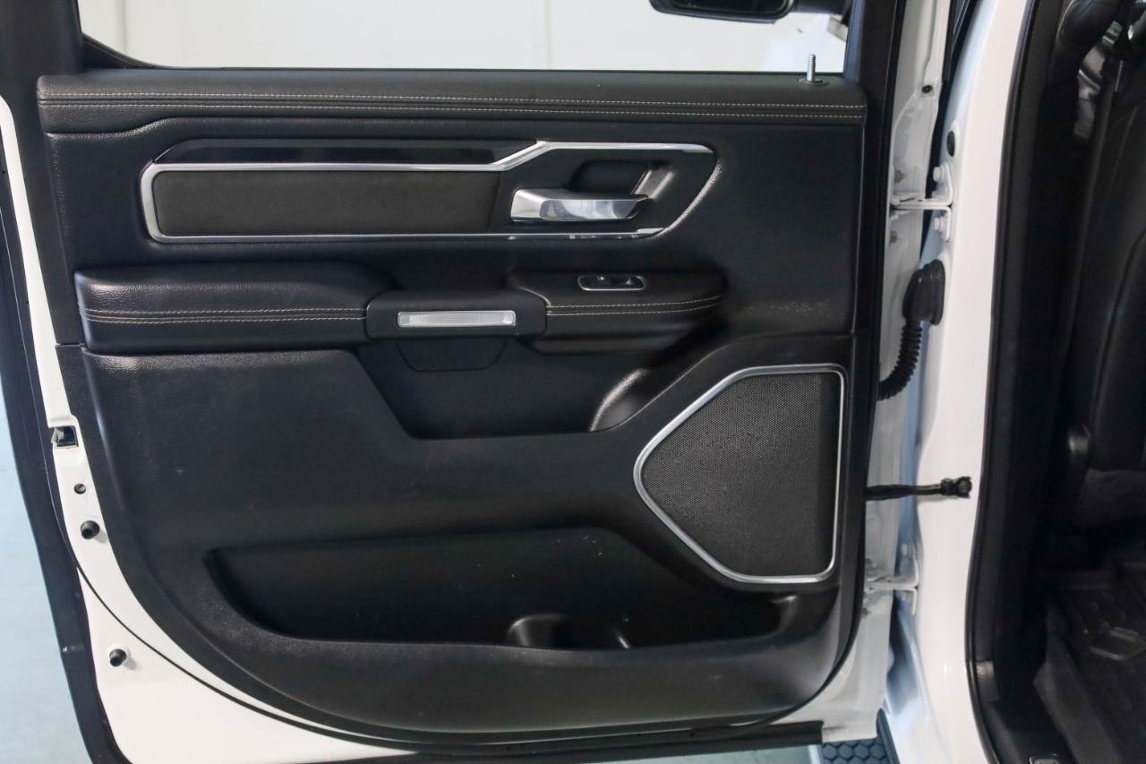 RAM 1500 Laramie 4x4 Crew Cab 5'7" Box 2022