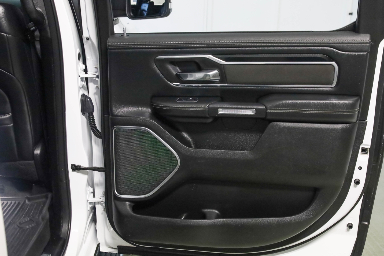 RAM 1500 Laramie 4x4 Crew Cab 5'7" Box 2022