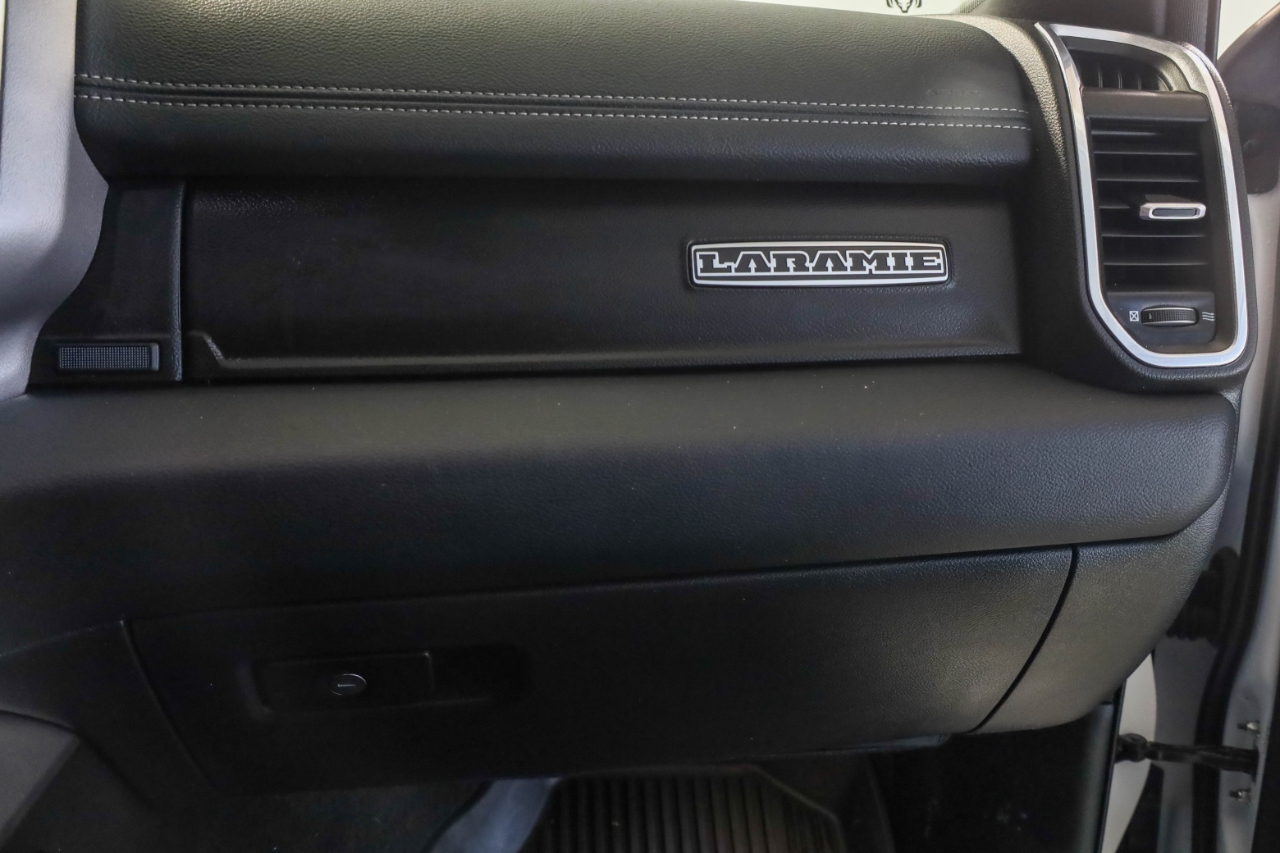 RAM 1500 Laramie 4x4 Crew Cab 5'7" Box 2022