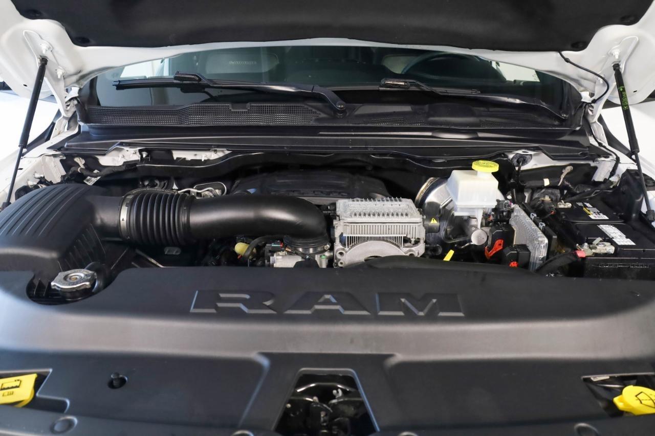 RAM 1500 Laramie 4x4 Crew Cab 5'7" Box 2022