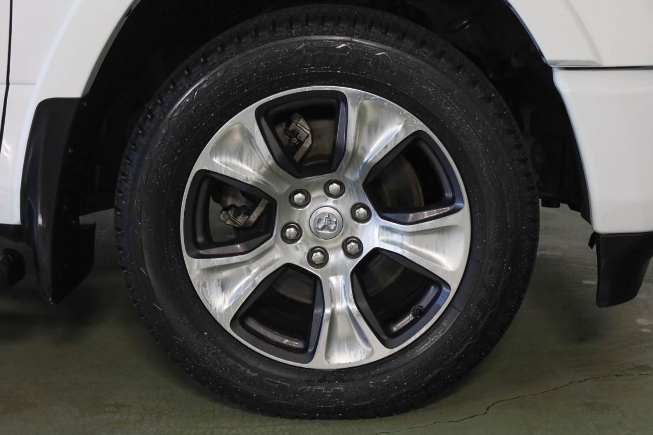 RAM 1500 Laramie 4x4 Crew Cab 5'7" Box 2022