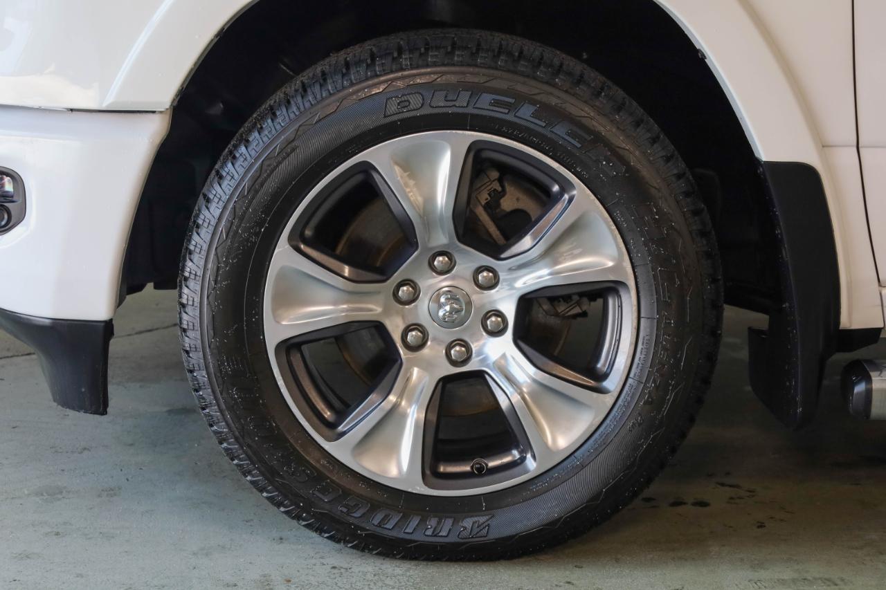 RAM 1500 Laramie 4x4 Crew Cab 5'7" Box 2022