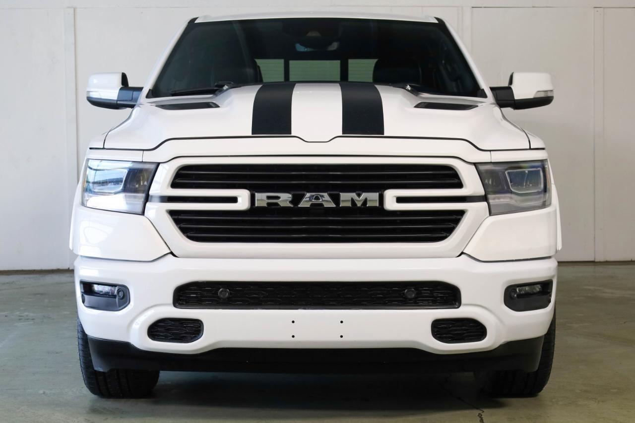 RAM 1500 Laramie 4x4 Crew Cab 5'7" Box 2022