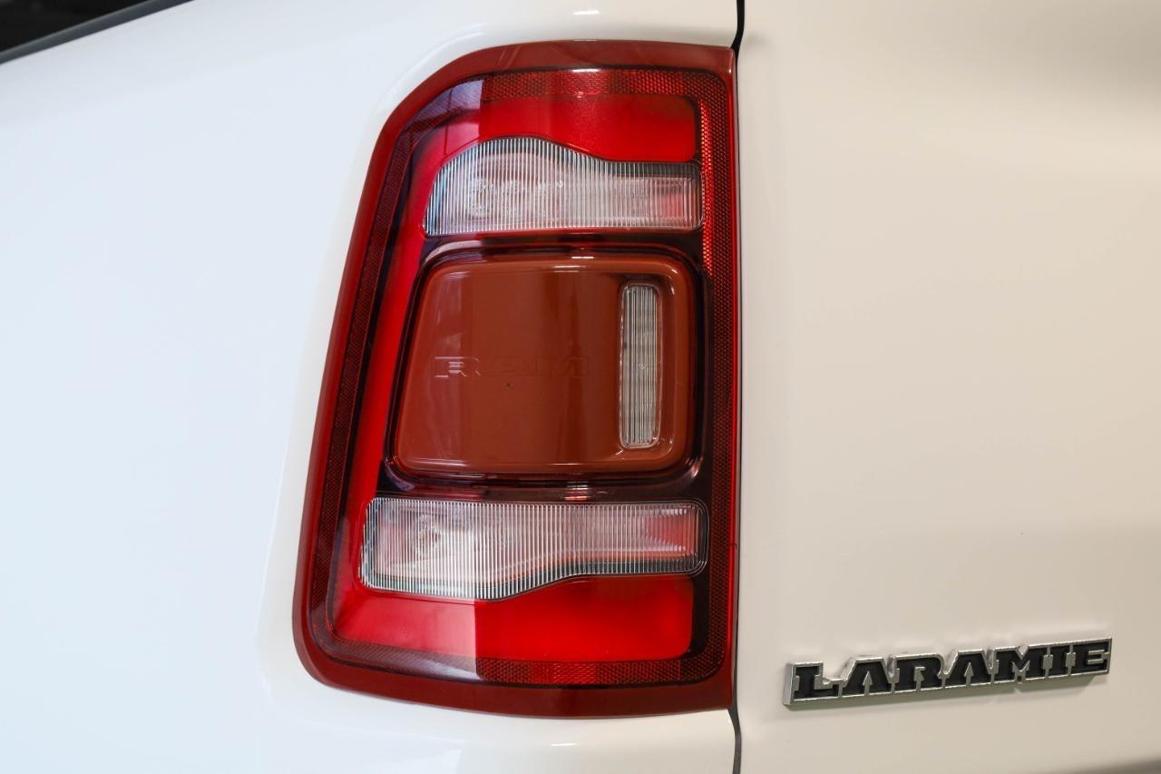 RAM 1500 Laramie 4x4 Crew Cab 5'7" Box 2022