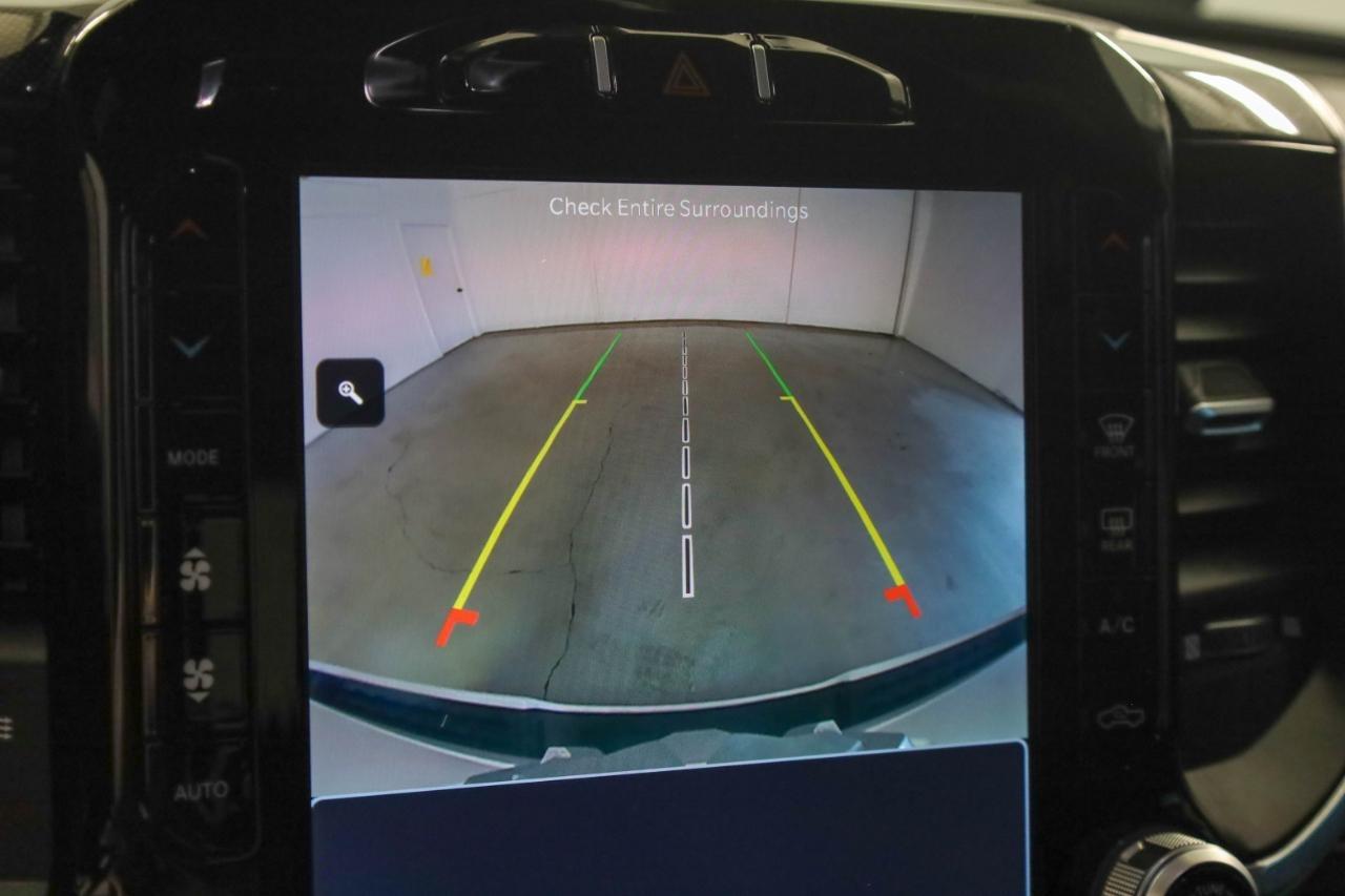 RAM 1500 Laramie 4x4 Crew Cab 5'7" Box 2022