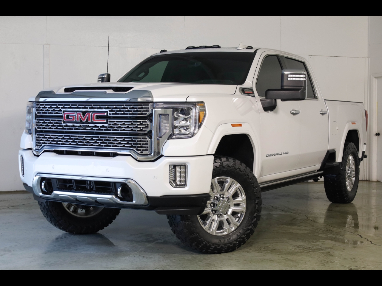 GMC Sierra 2500HD 4WD Crew Cab 159" Denali 2023