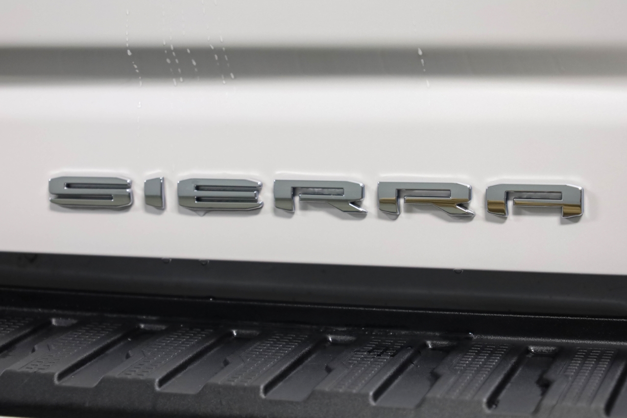 GMC Sierra 2500HD 4WD Crew Cab 159" Denali 2023