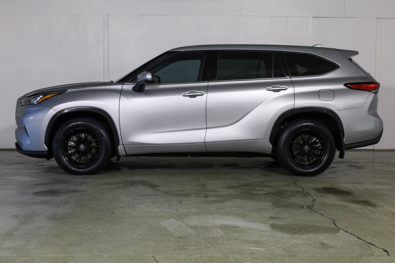 Toyota Highlander LE AWD (Natl) 2020