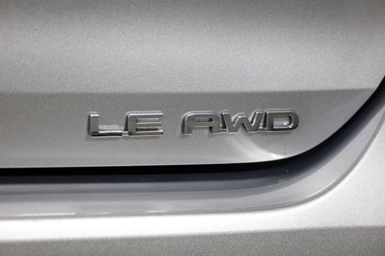 Toyota Highlander LE AWD (Natl) 2020