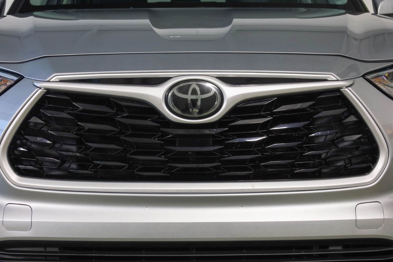 Toyota Highlander LE AWD (Natl) 2020