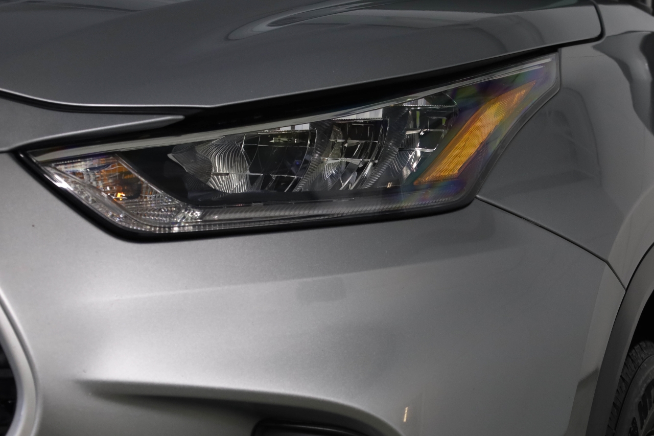 Toyota Highlander LE AWD (Natl) 2020