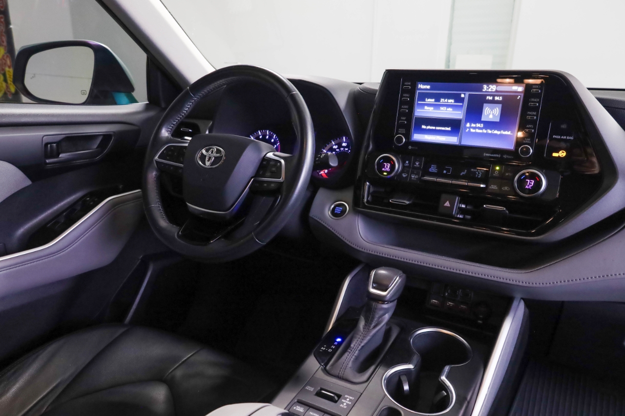 Toyota Highlander LE AWD (Natl) 2020