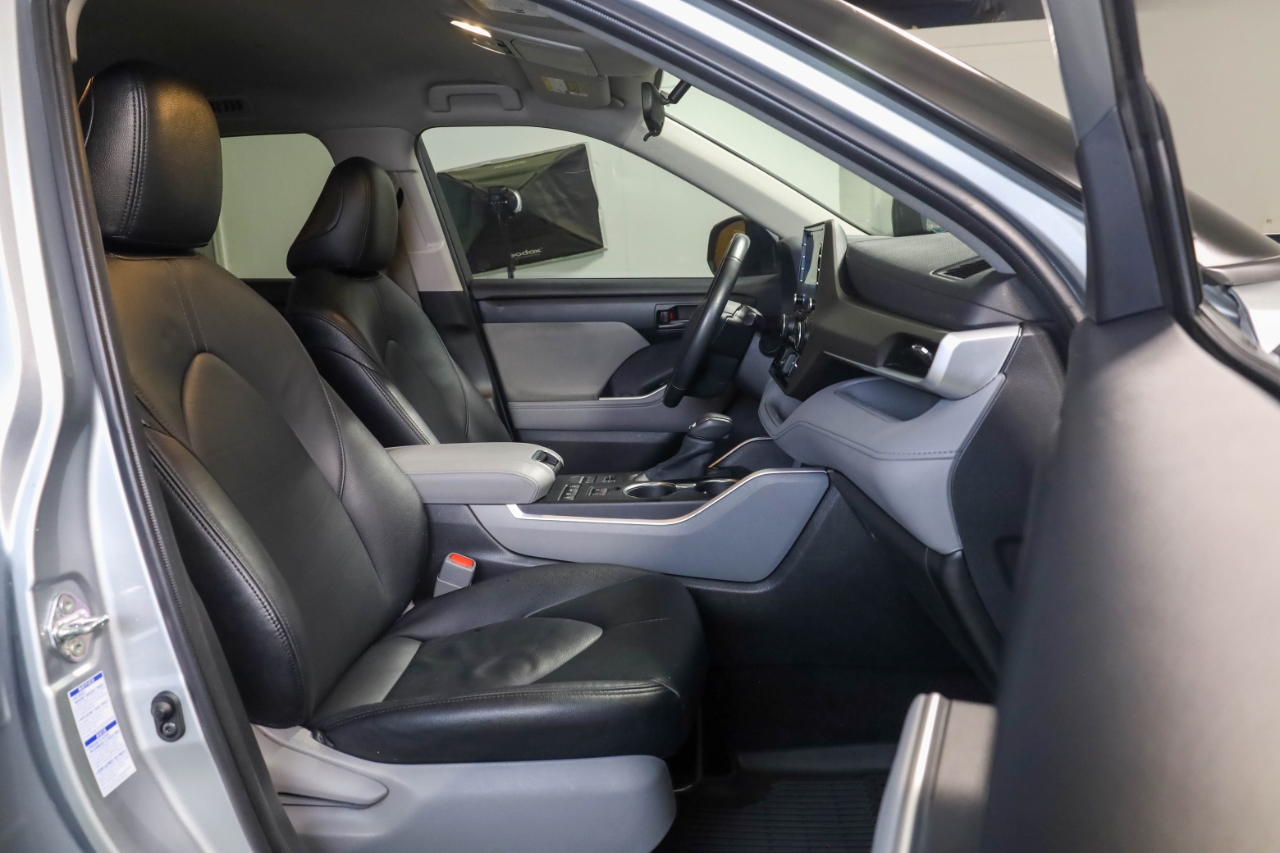 Toyota Highlander LE AWD (Natl) 2020