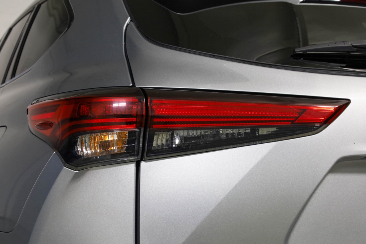 Toyota Highlander LE AWD (Natl) 2020