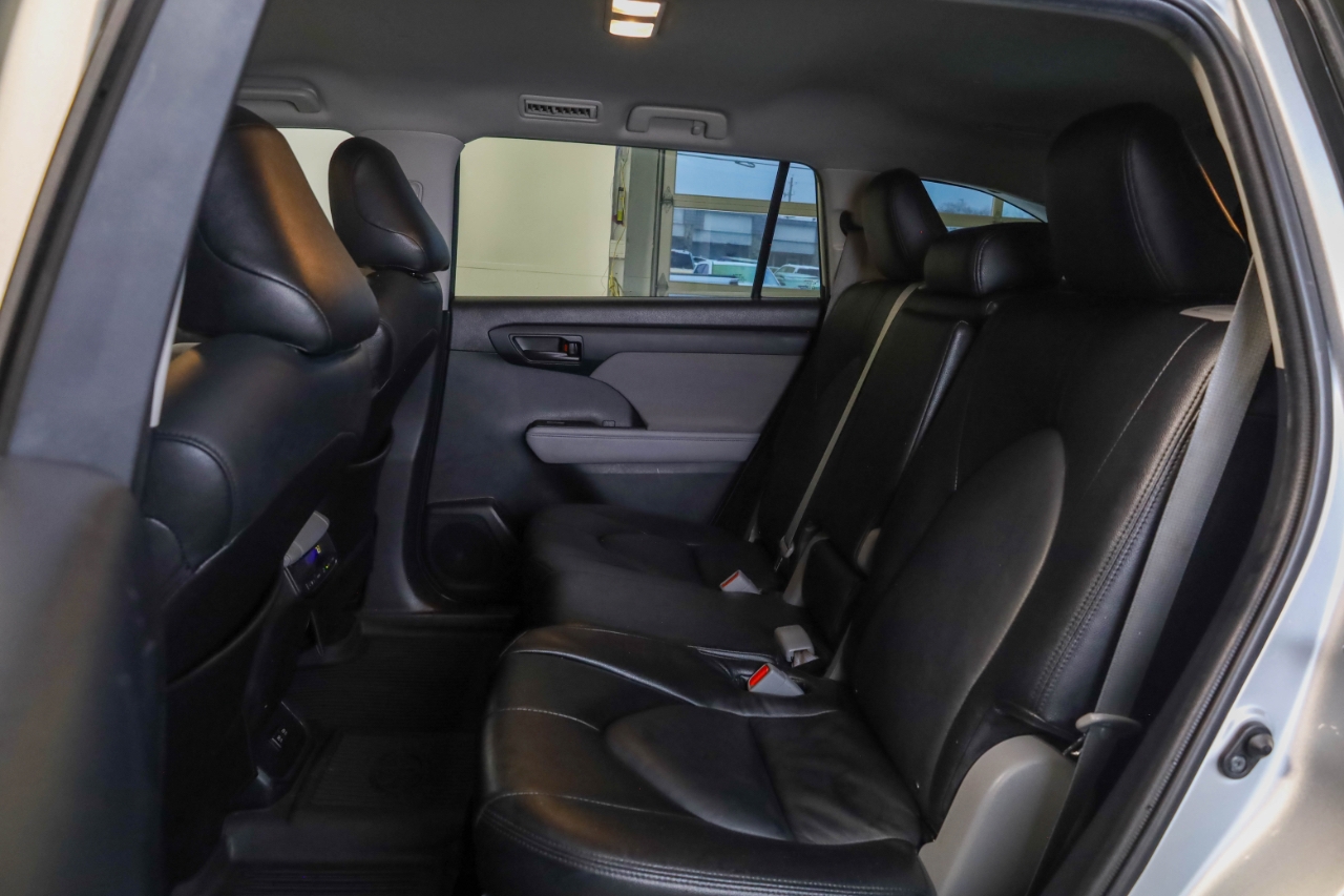 Toyota Highlander LE AWD (Natl) 2020