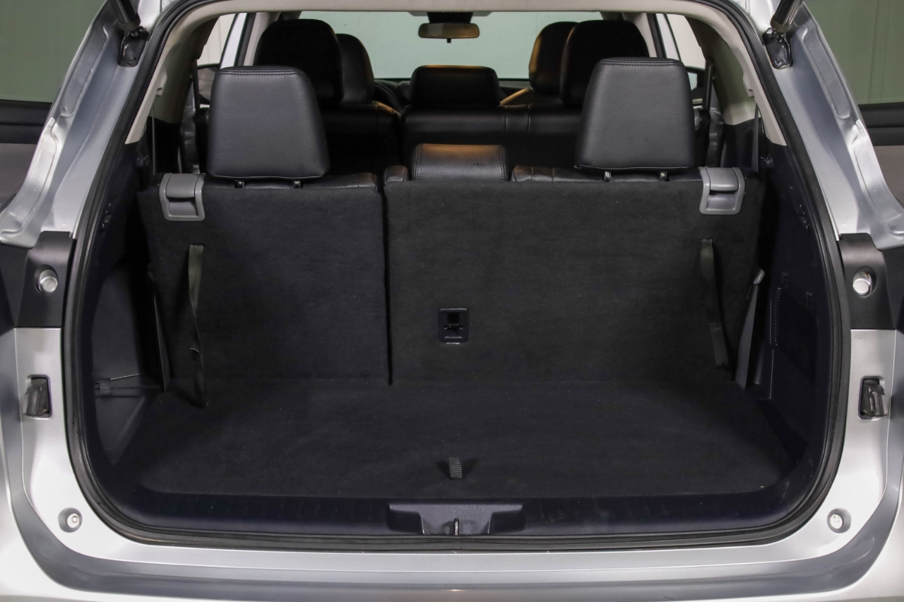 Toyota Highlander LE AWD (Natl) 2020