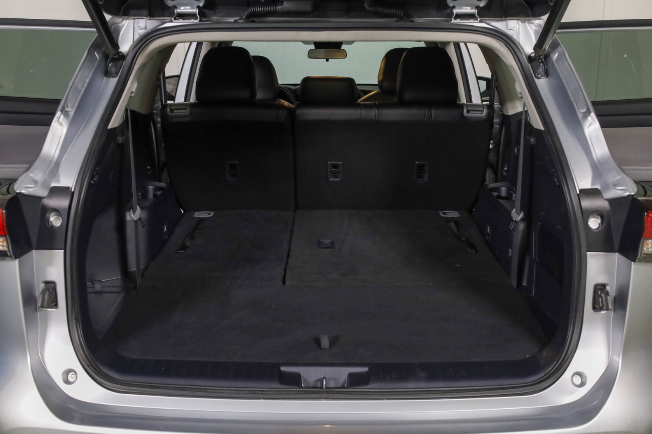 Toyota Highlander LE AWD (Natl) 2020