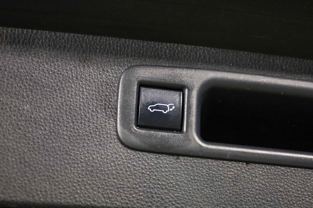 Toyota Highlander LE AWD (Natl) 2020