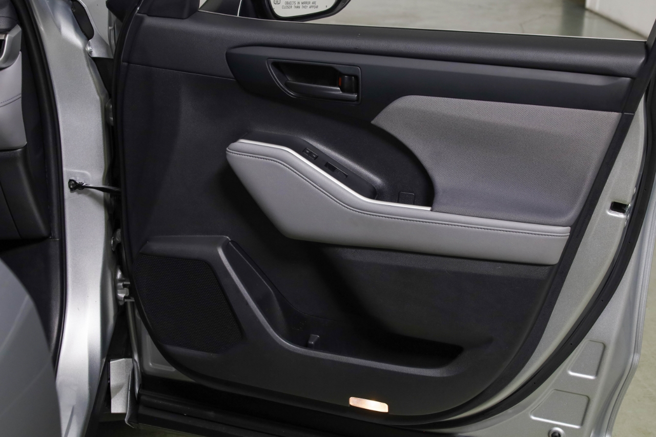 Toyota Highlander LE AWD (Natl) 2020